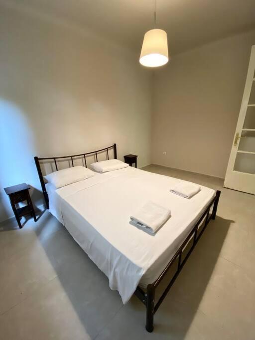 Amazon Spacious 3Bedroom Premium Neighbourhood เอเธนส์ ภายนอก รูปภาพ