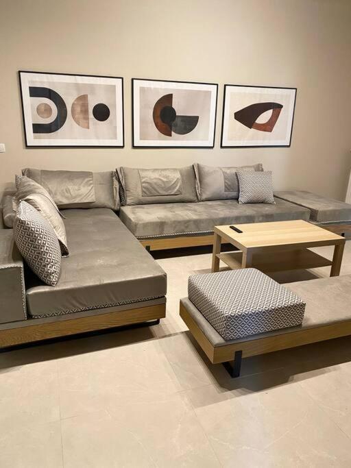 Amazon Spacious 3Bedroom Premium Neighbourhood เอเธนส์ ภายนอก รูปภาพ
