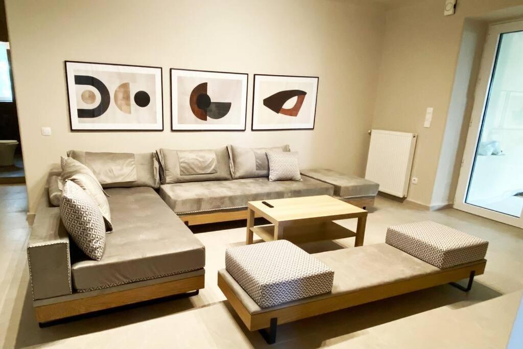 Amazon Spacious 3Bedroom Premium Neighbourhood เอเธนส์ ภายนอก รูปภาพ